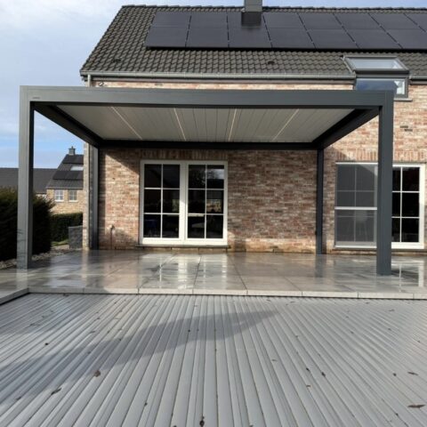 Pergola B200XL avec screens intégrés